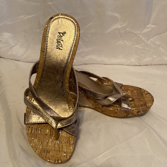 Bewild Wedge slip-ons size 6.5 - Picture 2 of 6